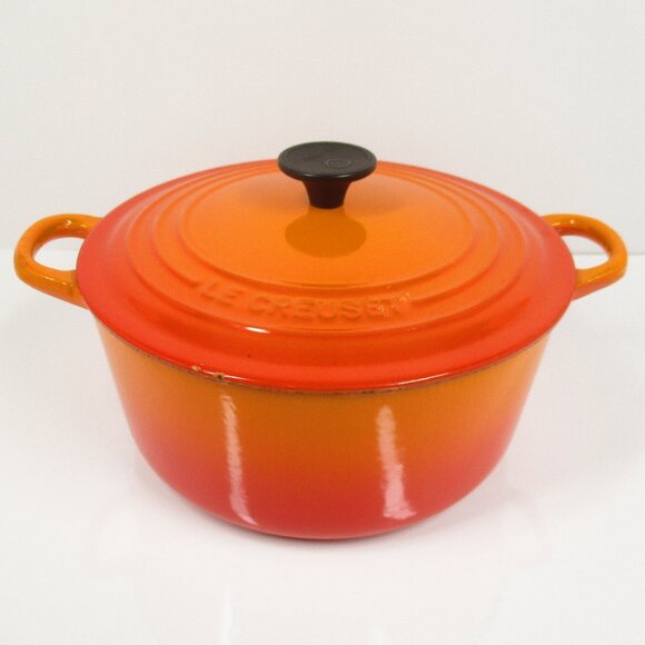 Vintage Le Creuset France Cast Iron Casserole D Pot Volcanic Orange Pan 9" - Picture 1 of 9